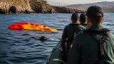 Fallece un joven migrante al caer al mar con un parapente en un intento de entrada en Ceuta