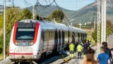 Problemas en la vía obligan a detener un Media Distancia con destino a Sevilla y paralizan la C-2