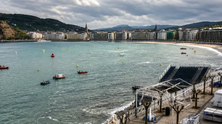 San Sebastián mantiene la regata de la Bandera Fabrika pero recorta infraestructuras por el mal tiempo